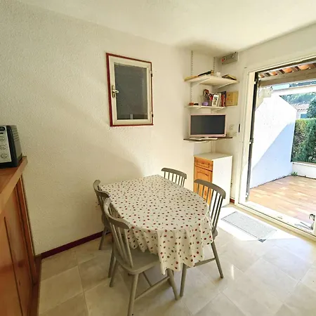 Mitoyenne Avec Terrasse, Piscine Et Parking A Proximite De La Et Du Centre - Fr-1-607-27 * Agde
