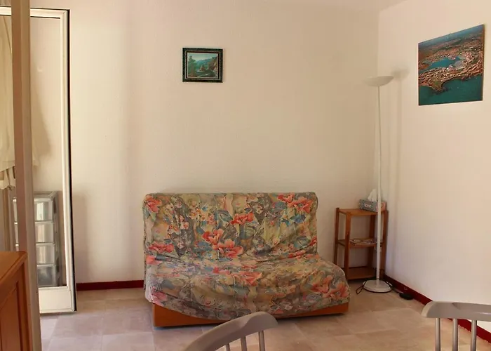Casa de Férias Mitoyenne Charmante Avec Piscine, 6 Pers., Parking Privatif - Fr-1-607-27