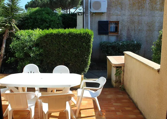 Mitoyenne Charmante Avec Piscine, 6 Pers., Parking Privatif - Fr-1-607-27 Agde