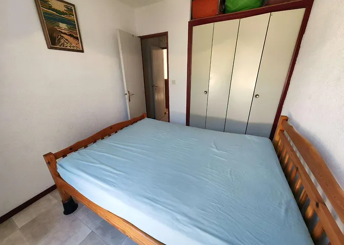 Mitoyenne Charmante Avec Piscine, 6 Pers., Parking Privatif - Fr-1-607-27